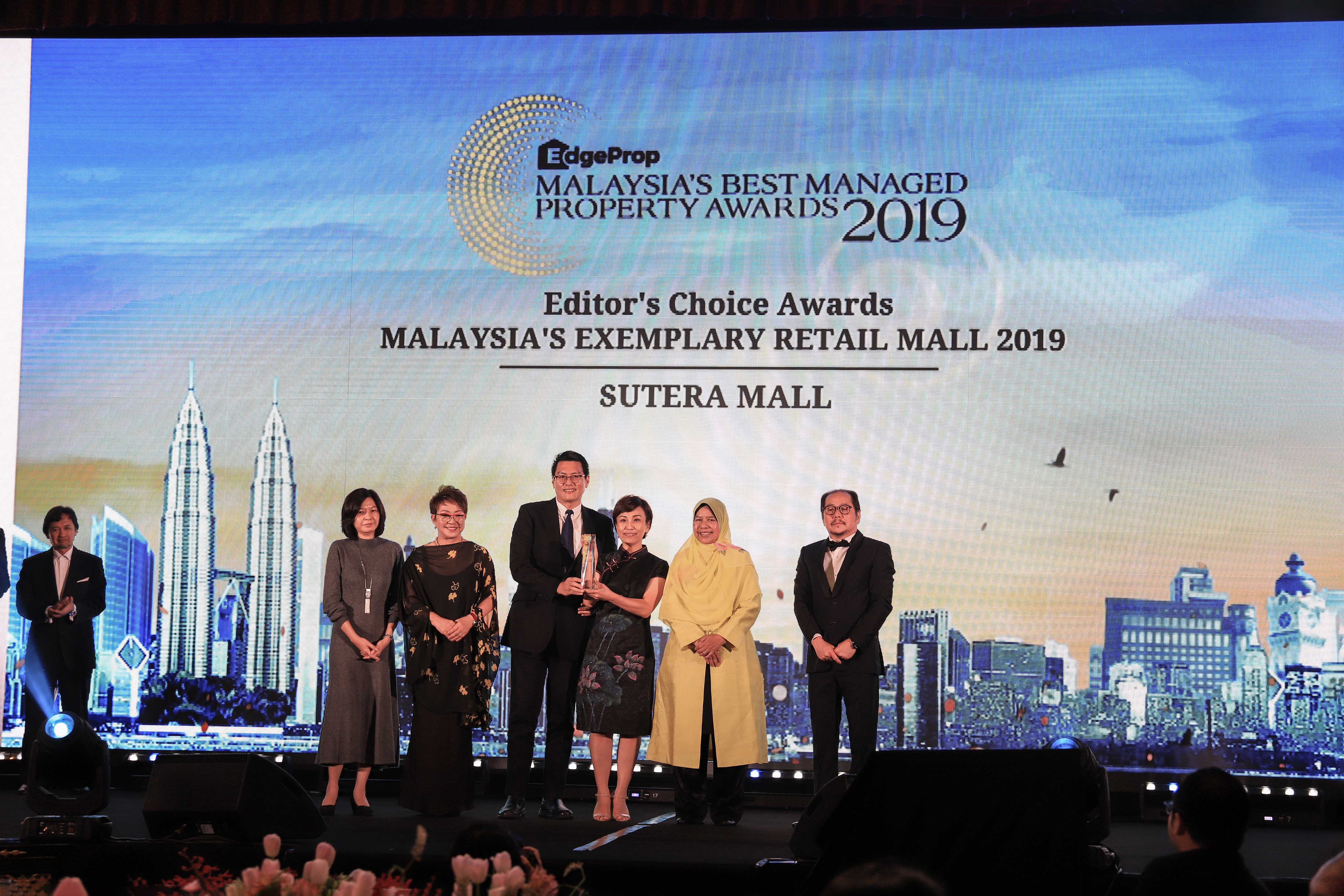 Sutera Mall won EdgeProp Award